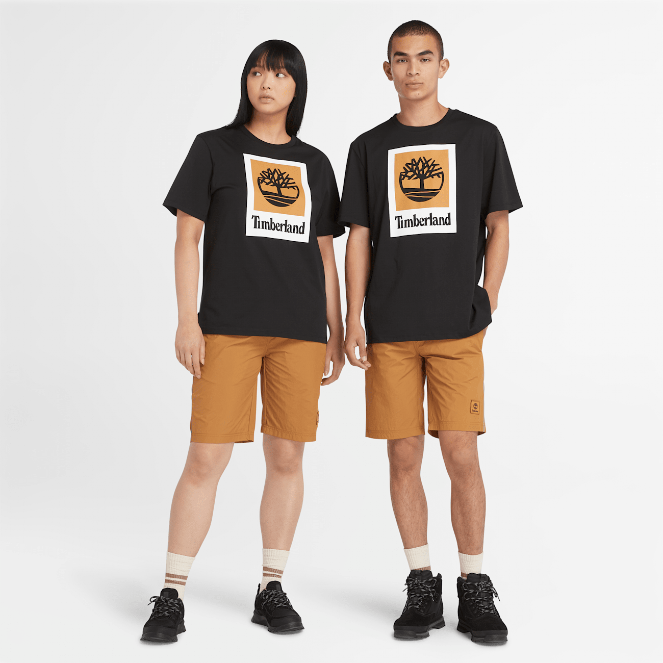 Timberland T-shirt Logo Stack Nero per Tutti